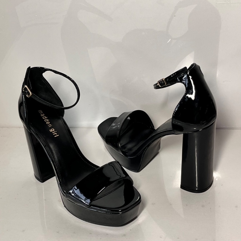 Madden Girl Omeg Square-toe ankle-strap platform Two-Piece Platform Sandals - Picture 2 of 7